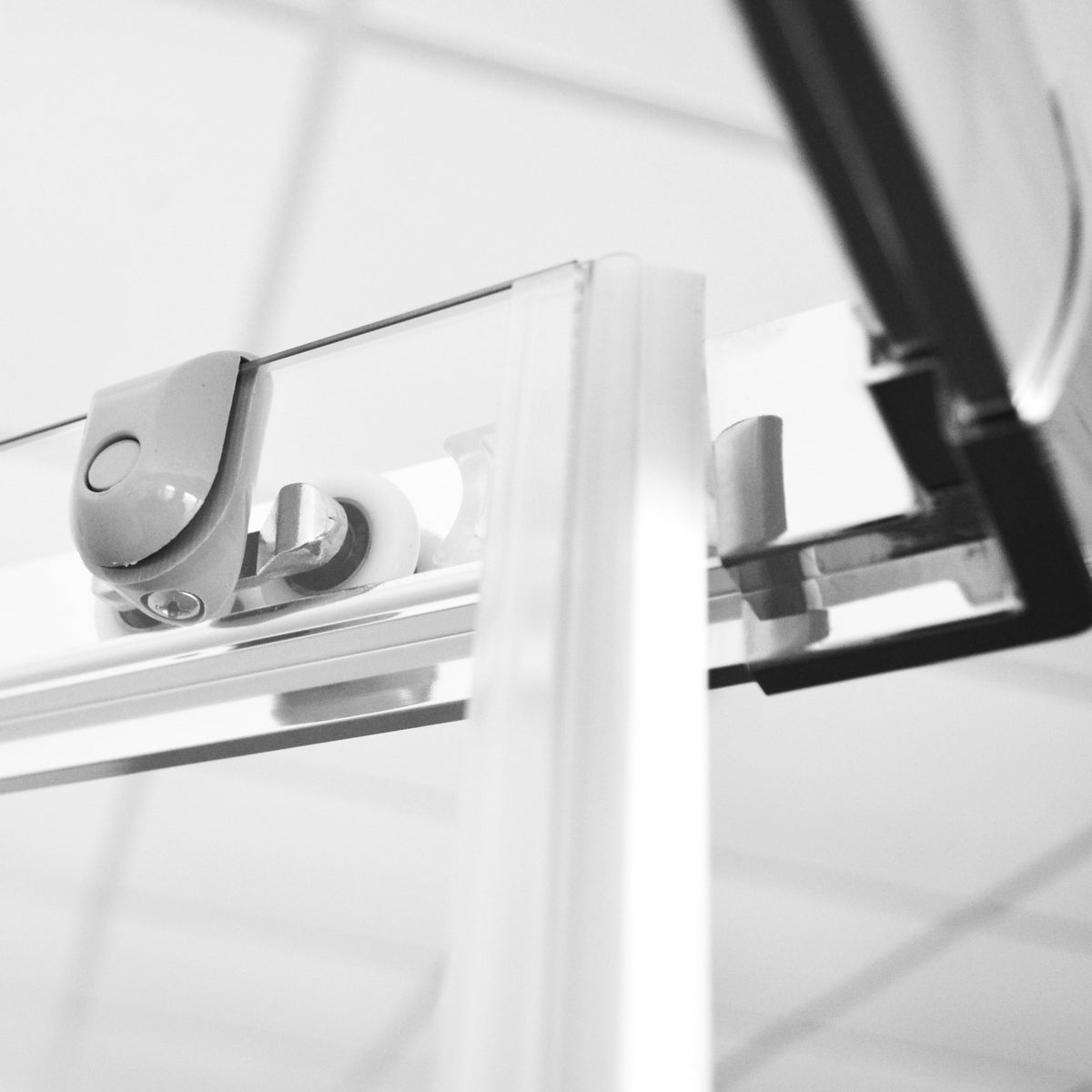 1 Seite für Crystal Corner Shower Essential Line - MEGART