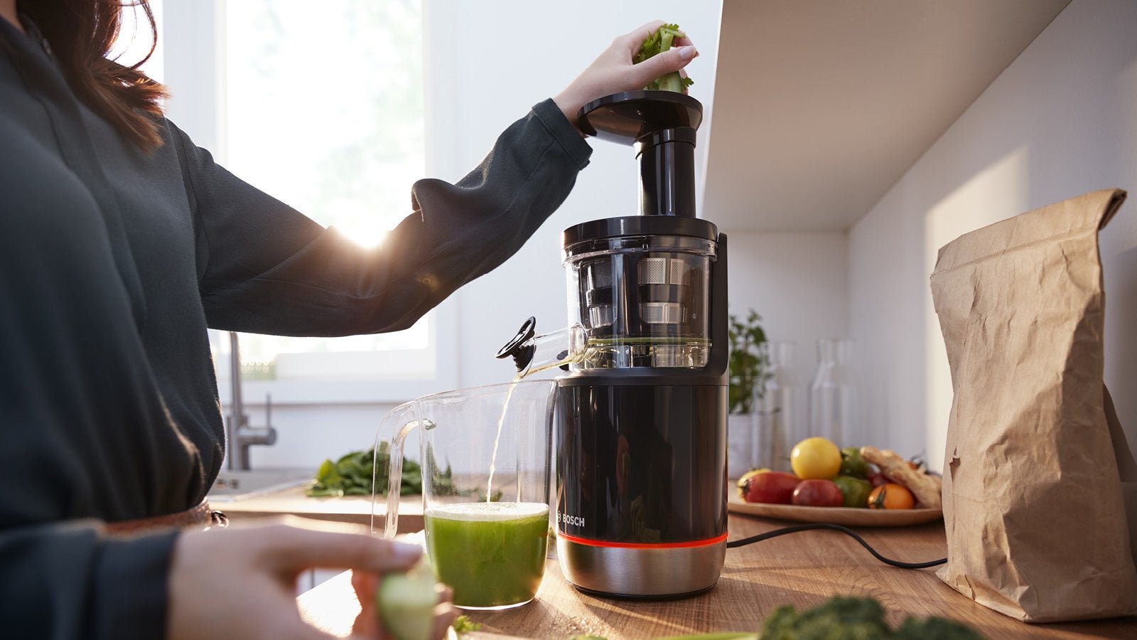 Extracteur de jus, VitaExtract, 150 W, Schwarz, Edelstahl gebürstet, MESM731M - MEGART