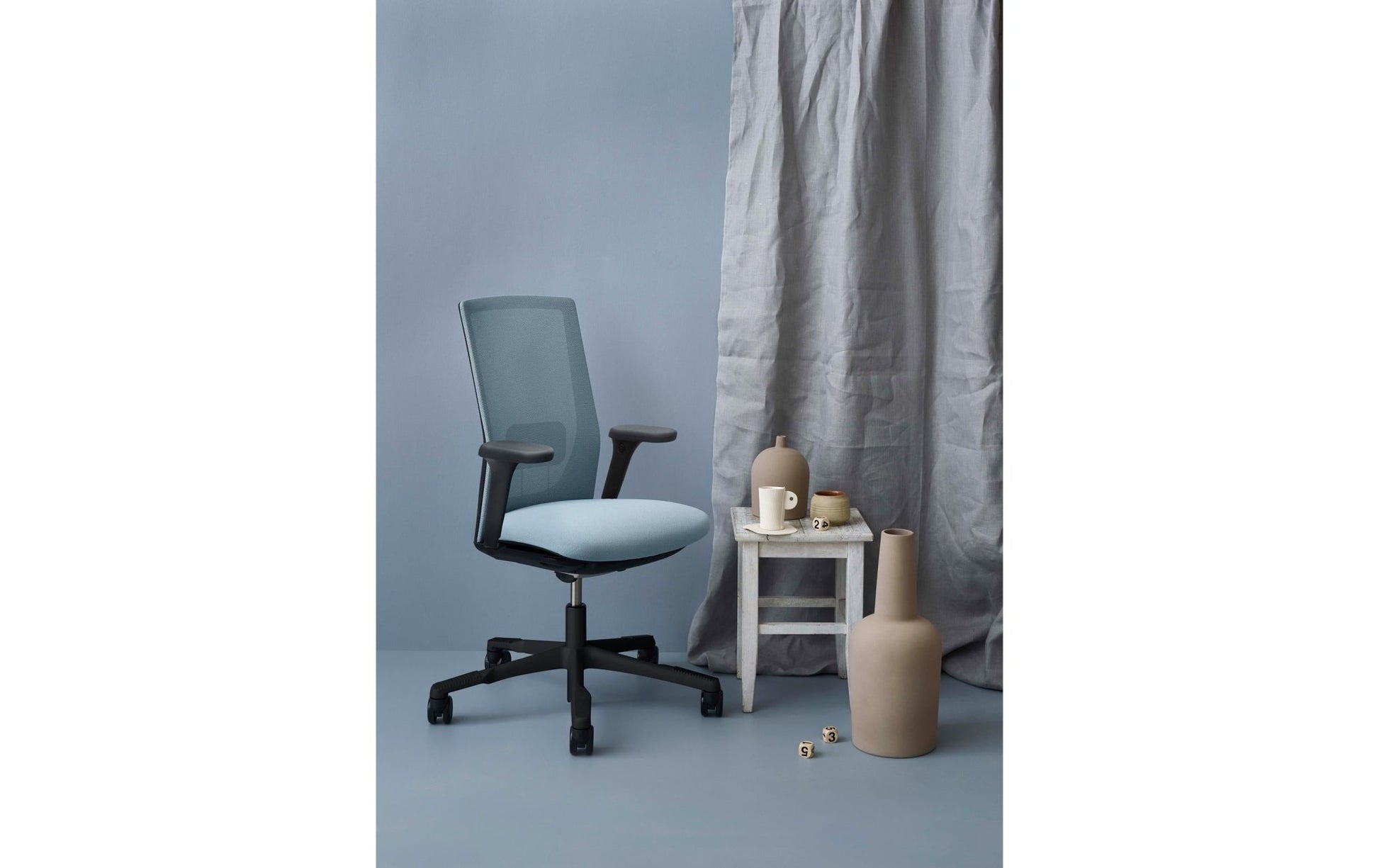 HÅG Bürostuhl Futu Mesh 1100 Hellblau - MEGART