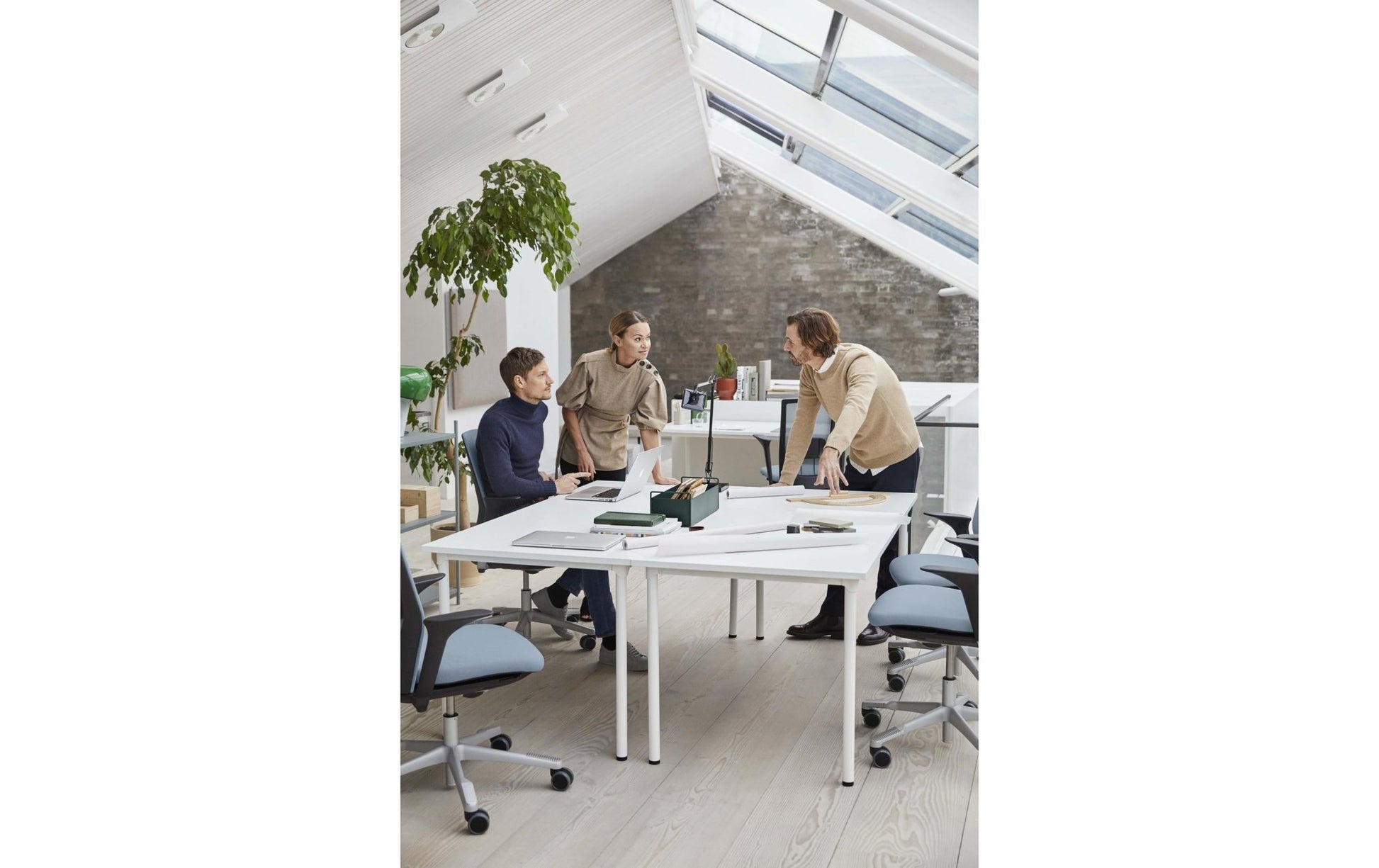 HÅG Bürostuhl Futu Mesh 1100 Hellblau - MEGART