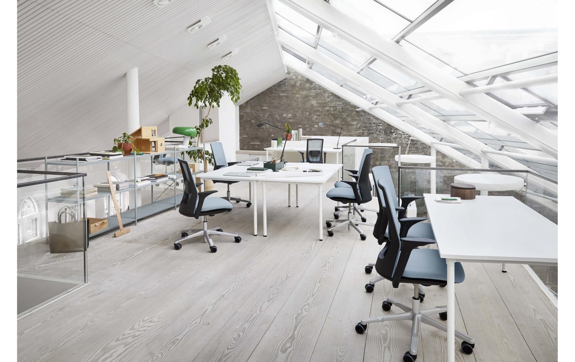 HÅG Bürostuhl Futu Mesh 1100 Hellblau - MEGART