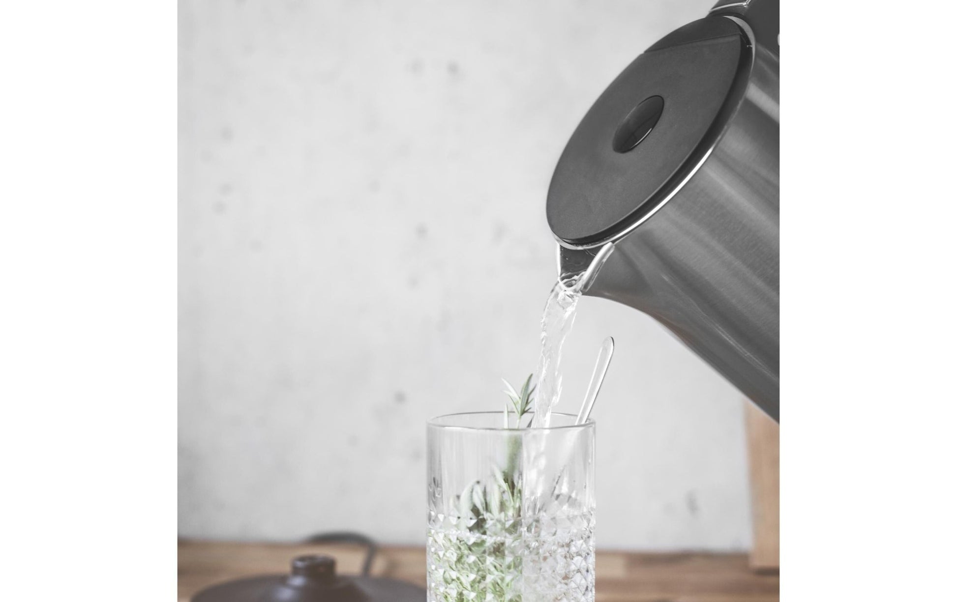 Wasserkocher Cool Touch 1.5 l, Silber - MEGART