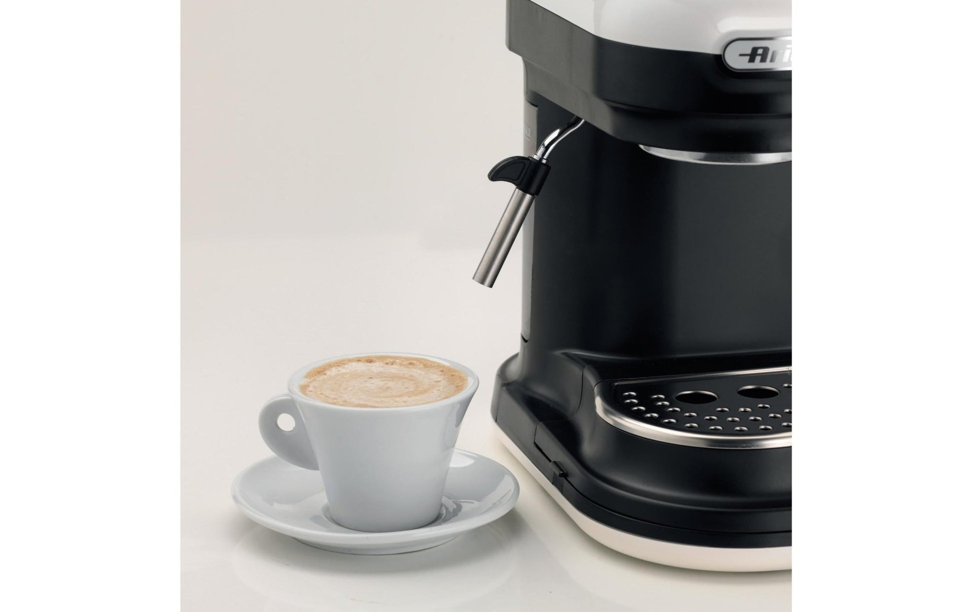 Portionskaffeemaschine MODERNA Schwarz/Weiss - MEGART