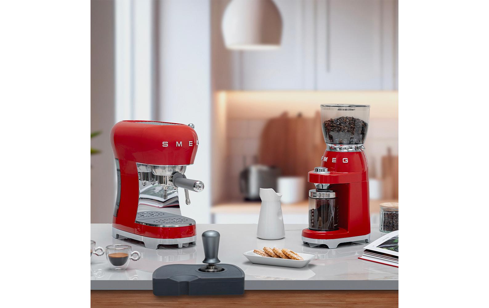 Siebträgermaschine 50's Style ECF02RDEU Rot - MEGART