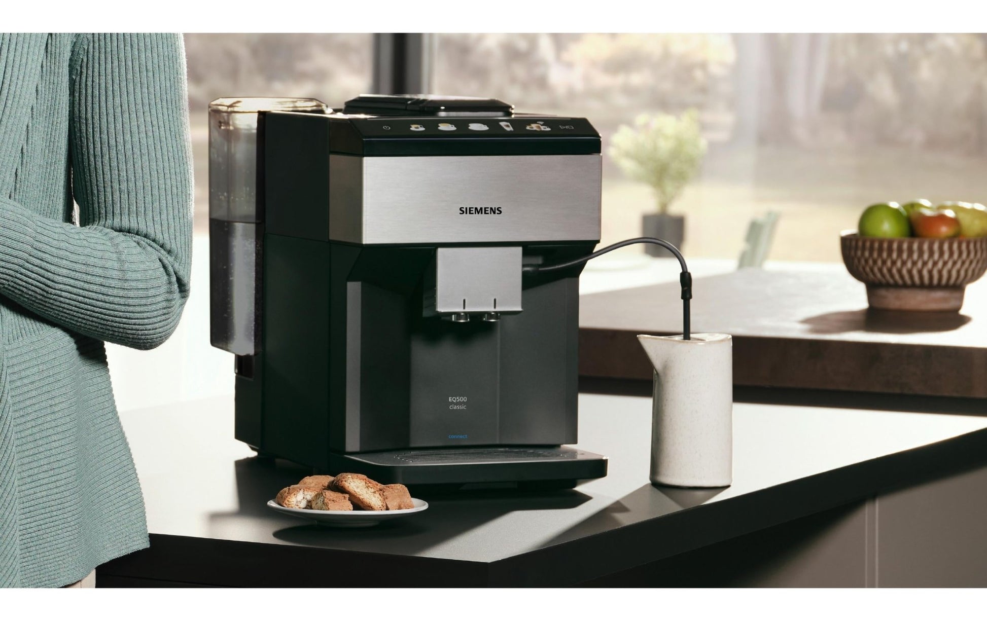 Kaffeevollautomat EQ500 Classic Connect Edelstahl, Schwarz - MEGART