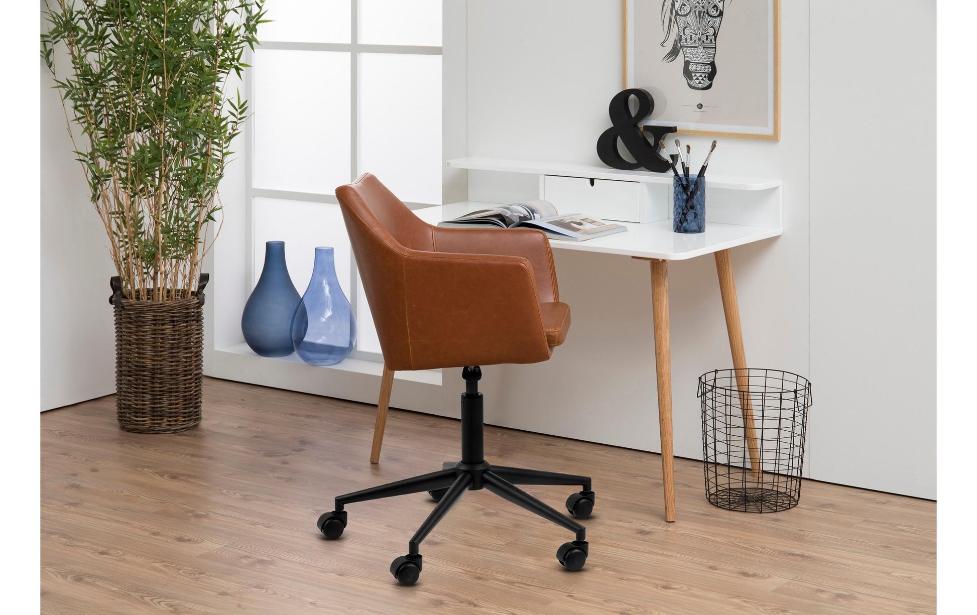 AC Design Bürostuhl Nora, mit Polsterrücken und Armlehnen, Cognac - MEGART