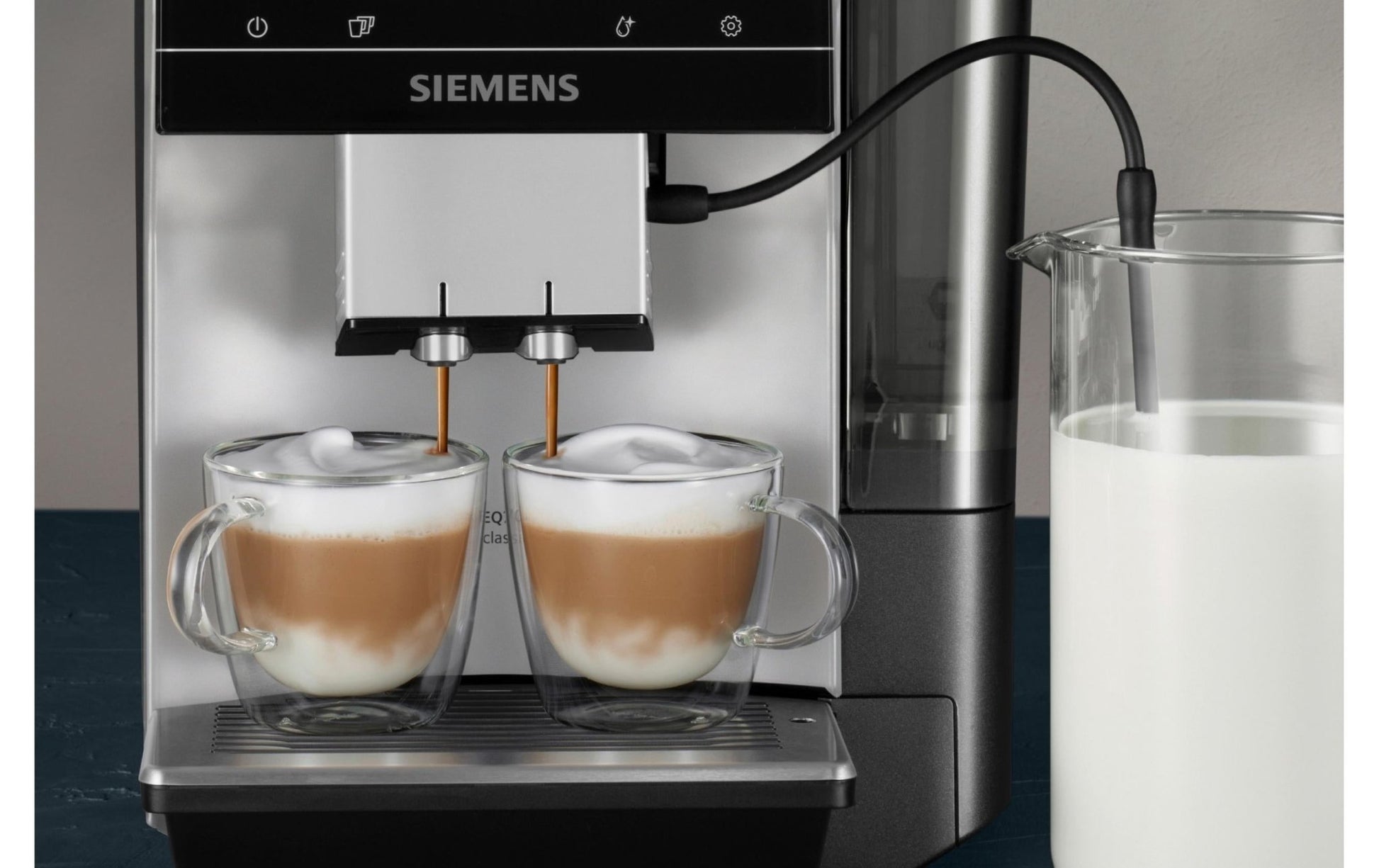 Kaffeevollautomat EQ700 Classic Inox Silver Metallic - MEGART