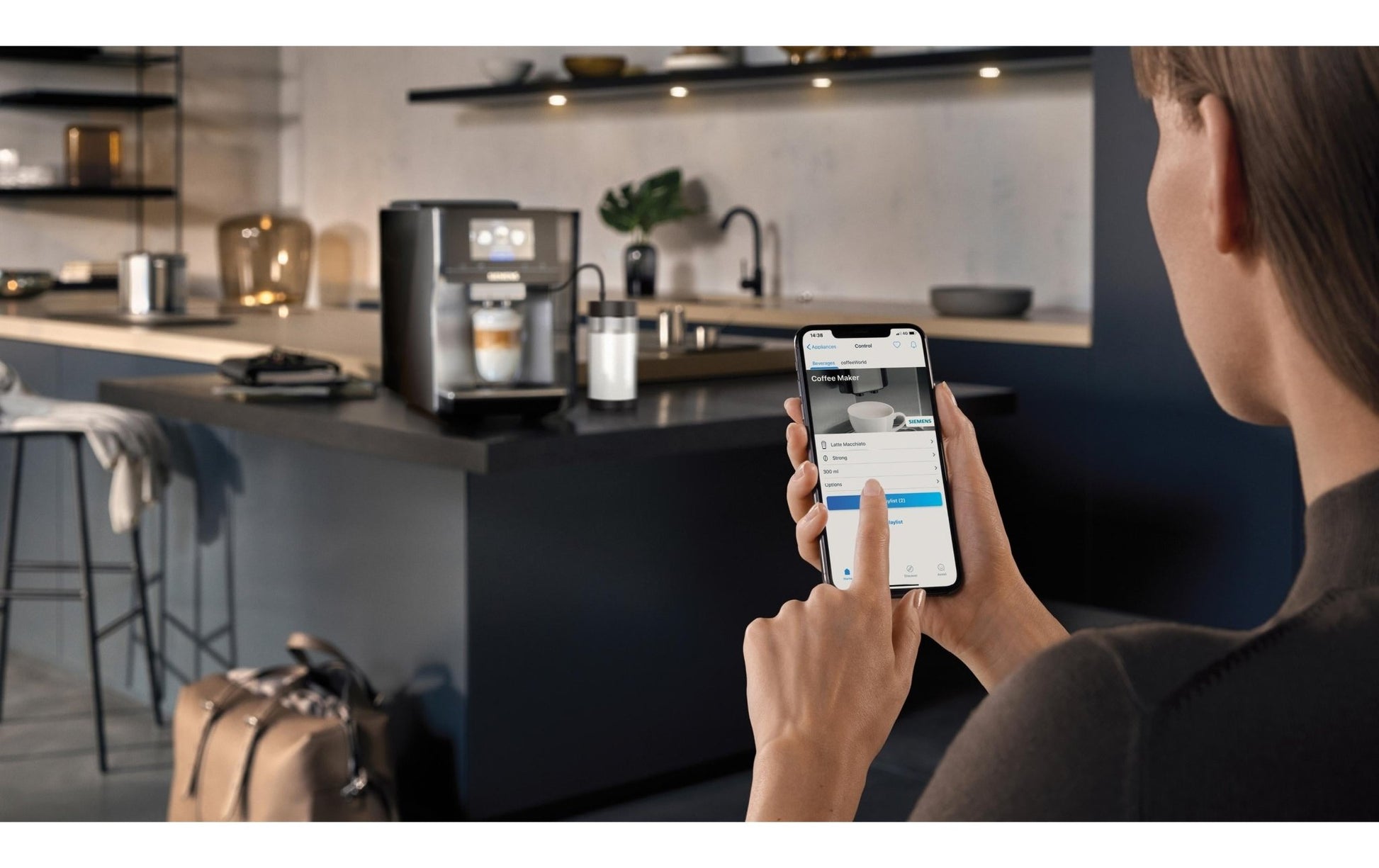 Kaffeevollautomat EQ700 Classic Inox Silver Metallic - MEGART