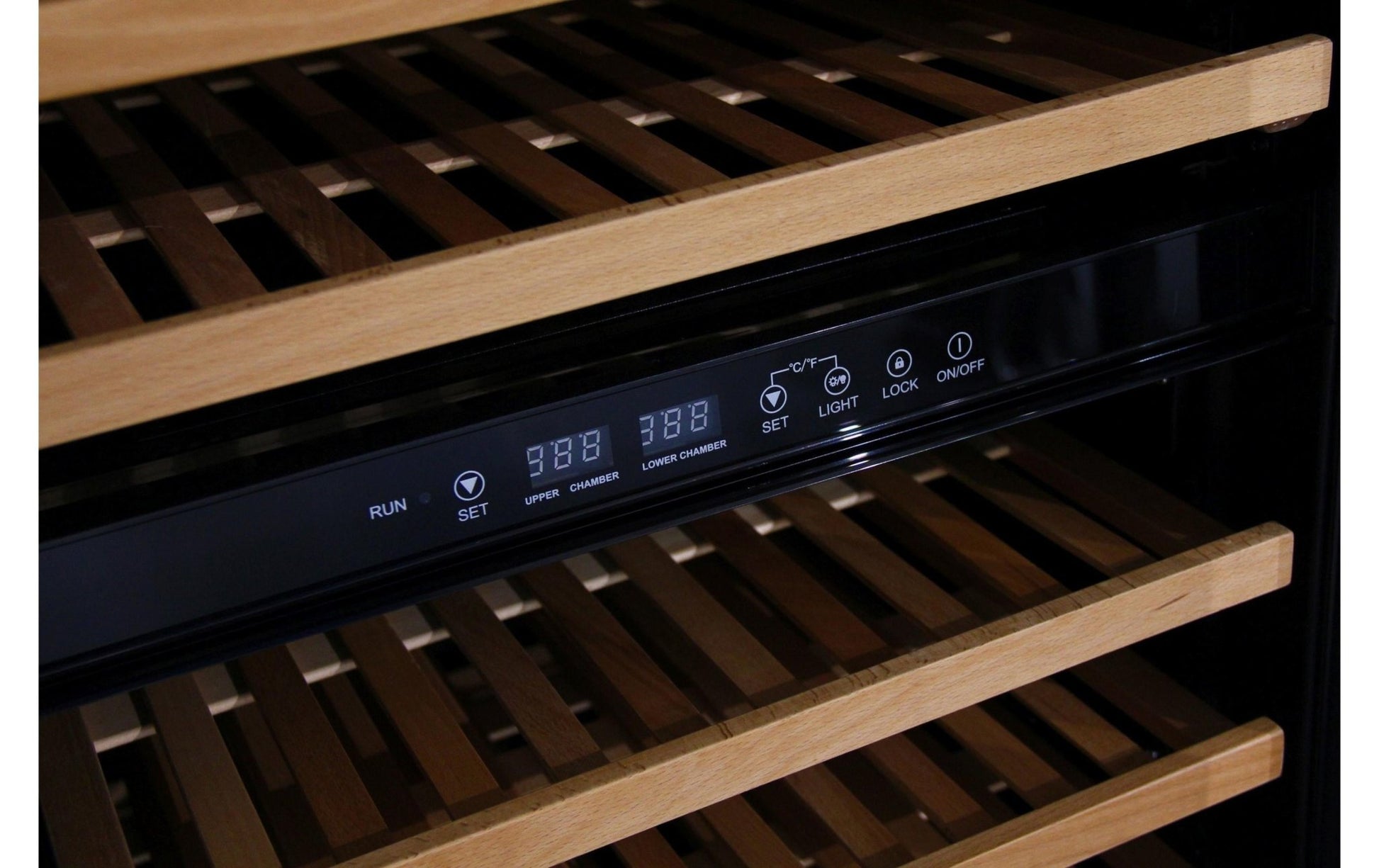Weinklimaschrank WKH120F01 Schwarz, Rechts - MEGART