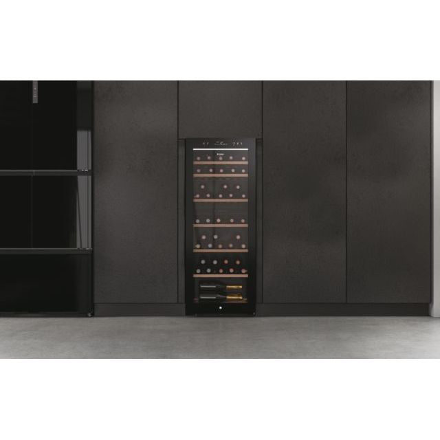 Haier Wine Bank 50 Serie 7 HWS77GDAU1 Weinkühler mit Kompressor Freistehend Schwarz 77 Flasche(n) - MEGART