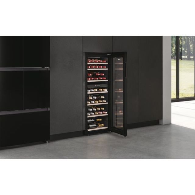 Haier Wine Bank 50 Serie 7 HWS77GDAU1 Weinkühler mit Kompressor Freistehend Schwarz 77 Flasche(n) - MEGART