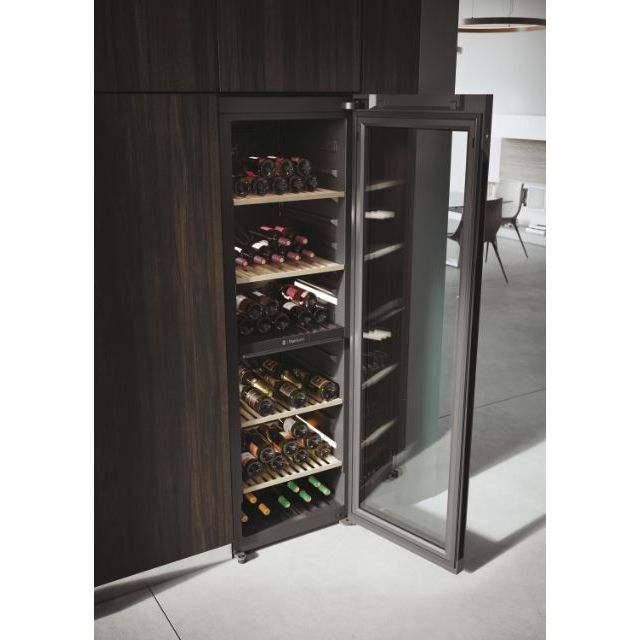 Haier Wine Bank 60 Serie 7 HWS236GDEH1 Weinkühler mit Kompressor Freistehend Schwarz 236 Flasche(n) - MEGART